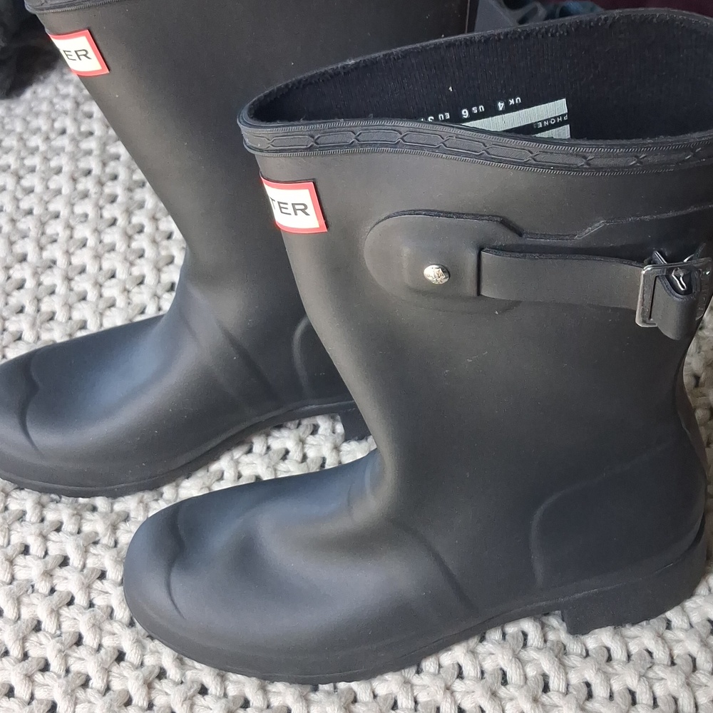 Hunter Matte Black Short Rain Boots with Side Buckle Sz 6 Womens - Picture 3 of 5